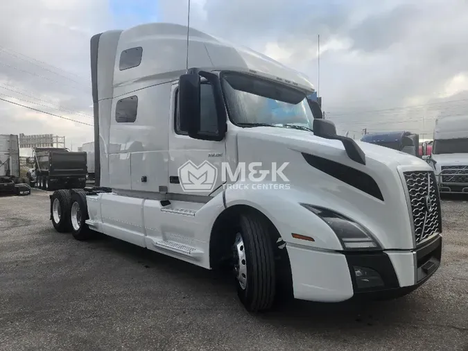 2021 VOLVO VNL64T760