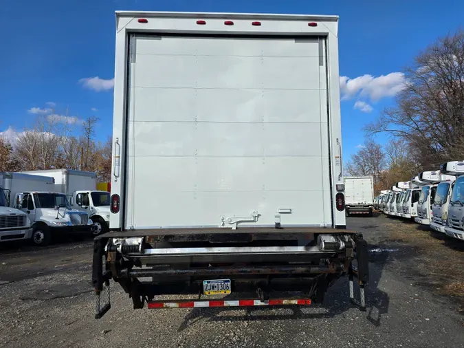 2017 FREIGHTLINER/MERCEDES M2 106