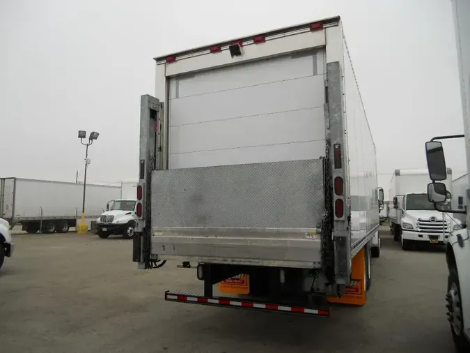 2019 Freightliner Business Class M2 106