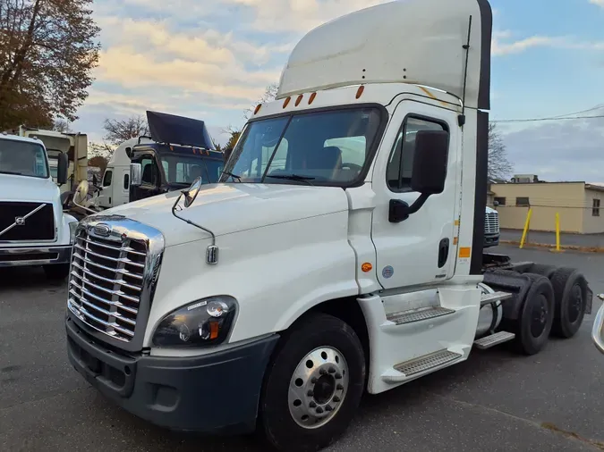 2019 FREIGHTLINER/MERCEDES CASCADIA 1254d6c8ad9e9cb777f6e490d0e95db18c2