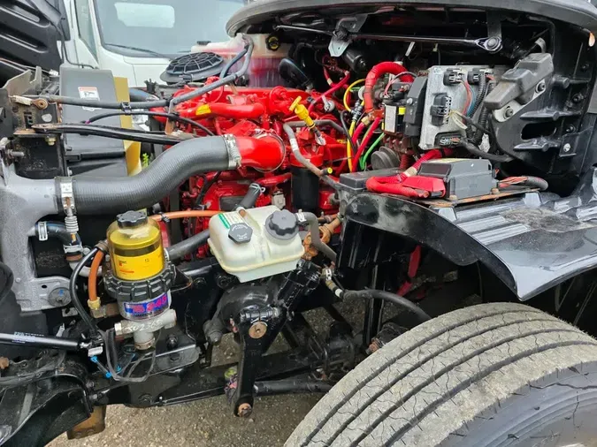 2018 FREIGHTLINER M2 106