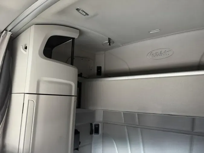 2021 Peterbilt 579