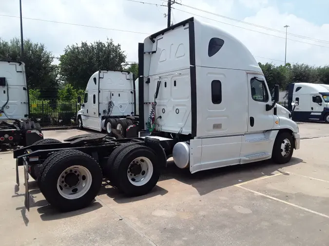 2018 FREIGHTLINER/MERCEDES CASCADIA 125