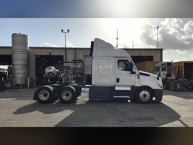 2020 Freightliner Cascadia