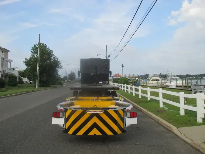 2018 INTERNATIONAL 4300