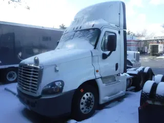 2020 FREIGHTLINER/MERCEDES CASCADIA 125