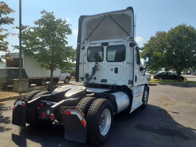 2017 FREIGHTLINER/MERCEDES CASCADIA 125