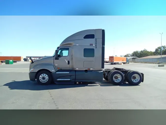 2022 International LT