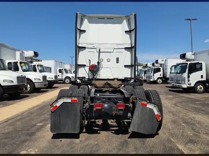 2019 NAVISTAR INTERNATIONAL LT625 SLPR CAB