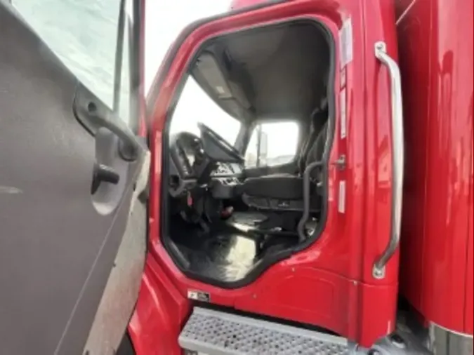 2020 FREIGHTLINER/MERCEDES M2 1064d7aab2edbba5faf7c47bcc59e9902b8