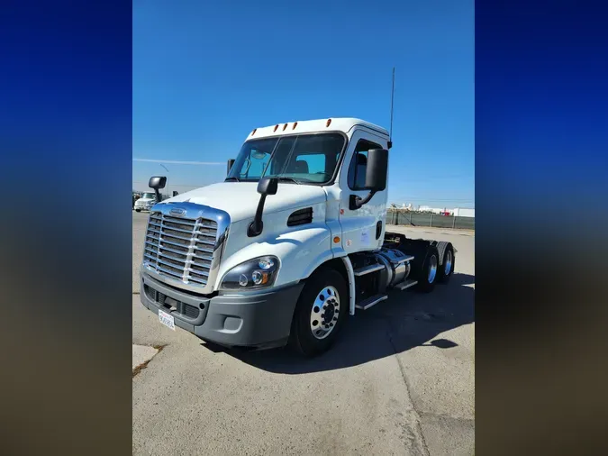 2018 FREIGHTLINER/MERCEDES CASCADIA 113