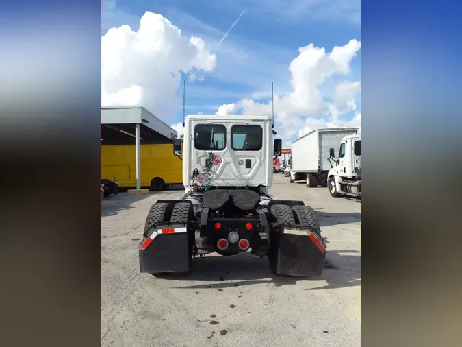 2016 FREIGHTLINER/MERCEDES CASCADIA 113