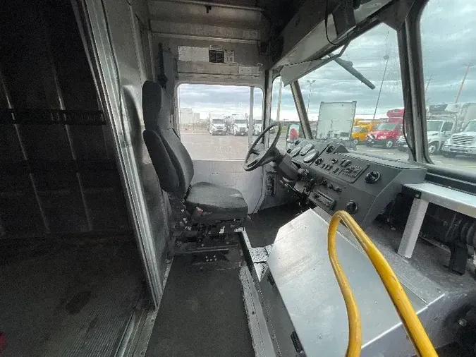 2009 FREIGHTLINER CUSTOM MT55