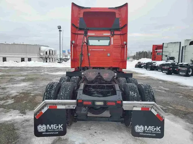 2020 VOLVO VNL62T300