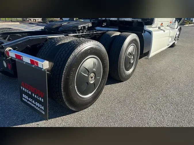 2023 INTERNATIONAL LT