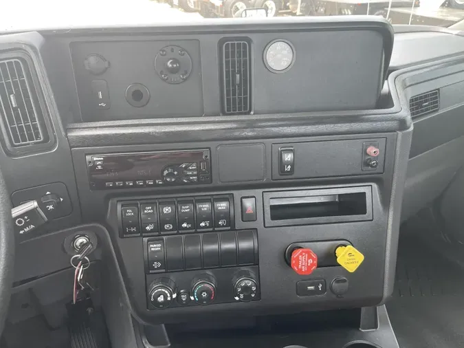 2019 International LT625