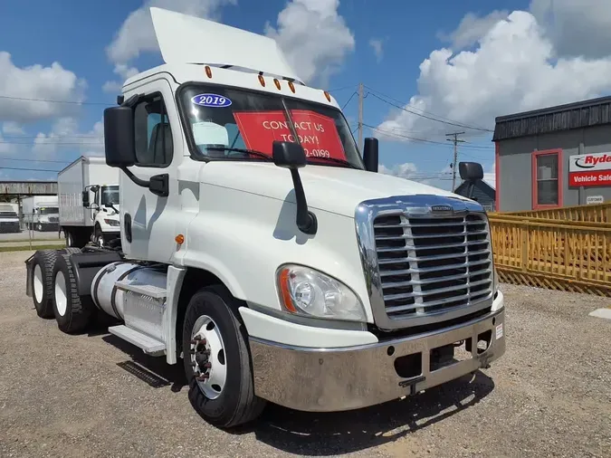 2019 FREIGHTLINER CASCADIA 125
