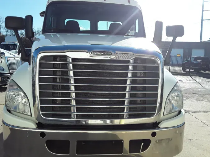 2016 FREIGHTLINER/MERCEDES CASCADIA 125