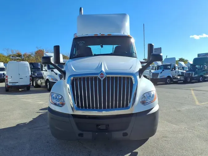 2021 NAVISTAR INTERNATIONAL LT625 DAYCAB S/A