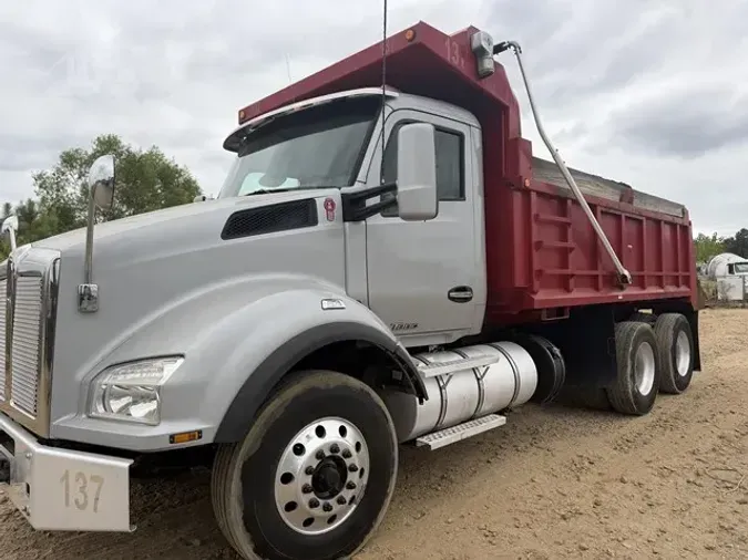 2016 KENWORTH T880