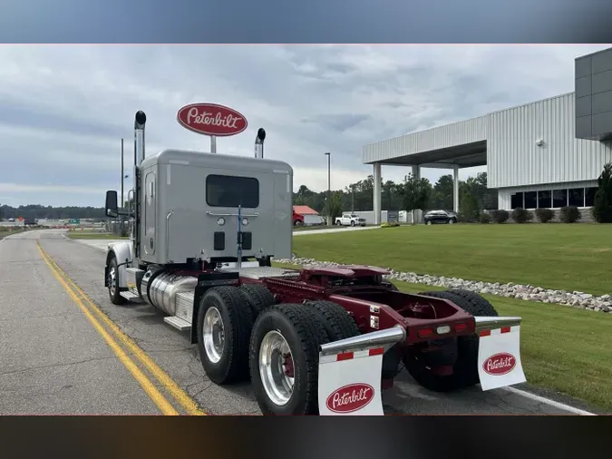 2025 Peterbilt 567