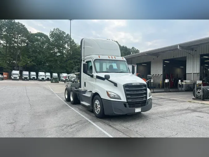 2020 Freightliner Cascadia 1264d8ec8bc982b543ee2a2f7d36cabbbc4