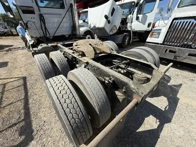 2012 VOLVO VNL64T300