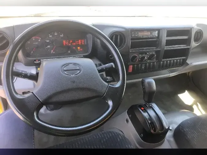 2018 HINO TRUCK 155