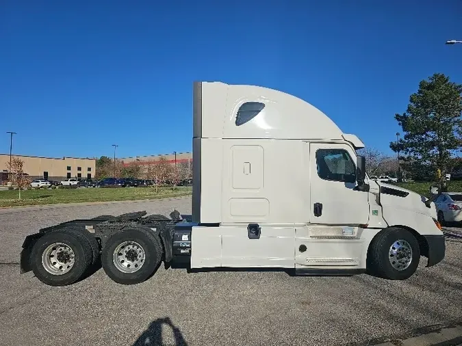 2019 Freightliner T12664ST