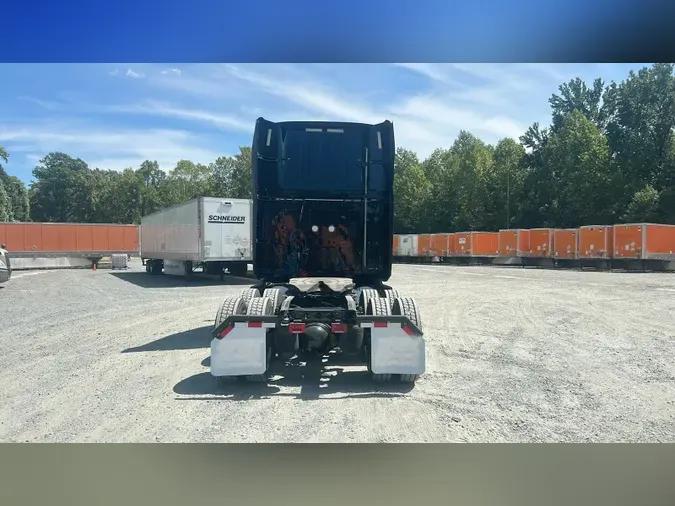 2022 International LT625