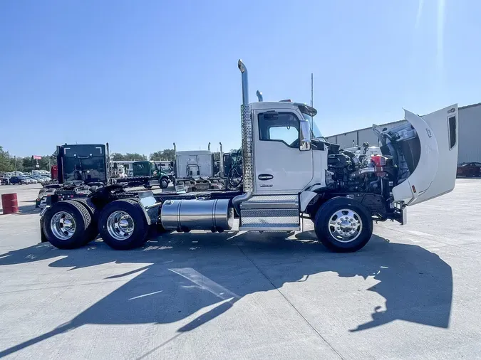2026 KENWORTH T880