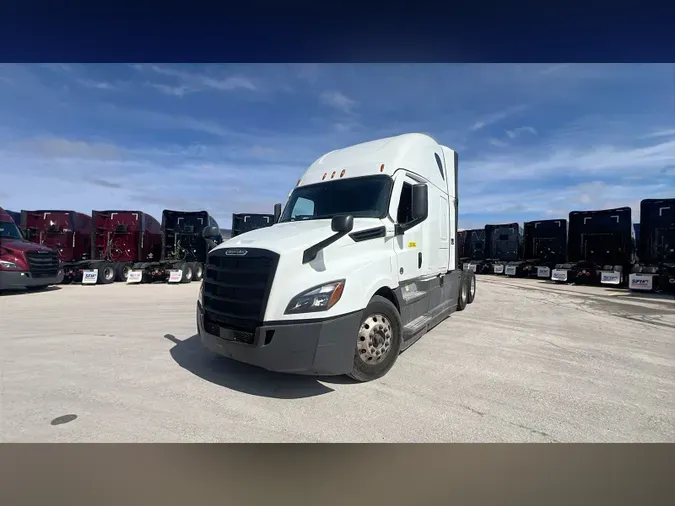 2021 Freightliner Cascadia 126