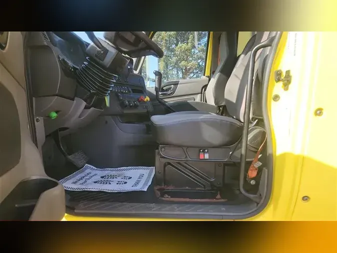 2018 INTERNATIONAL RH613