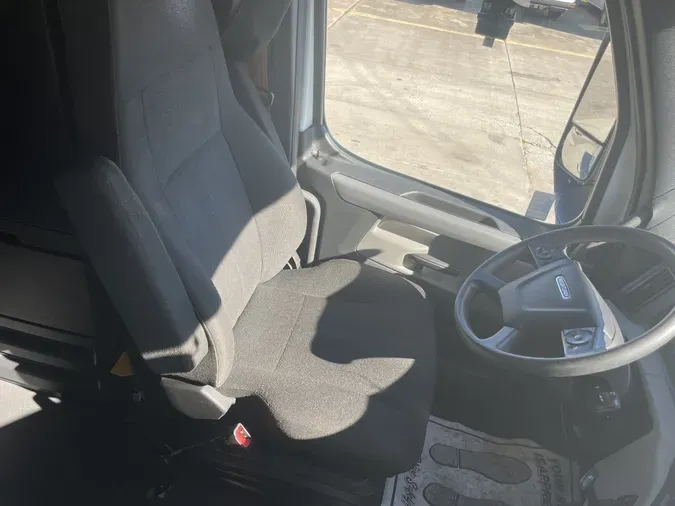 2021 Freightliner Cascadia 126