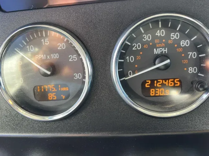 2019 Peterbilt 348