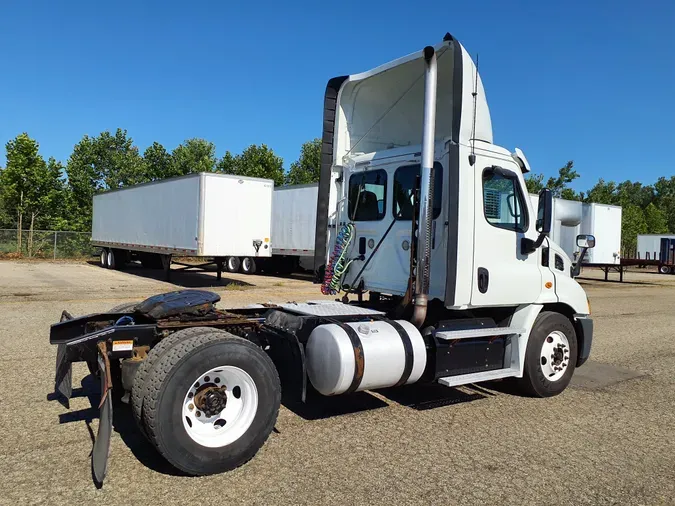 2014 FREIGHTLINER/MERCEDES CASCADIA 113