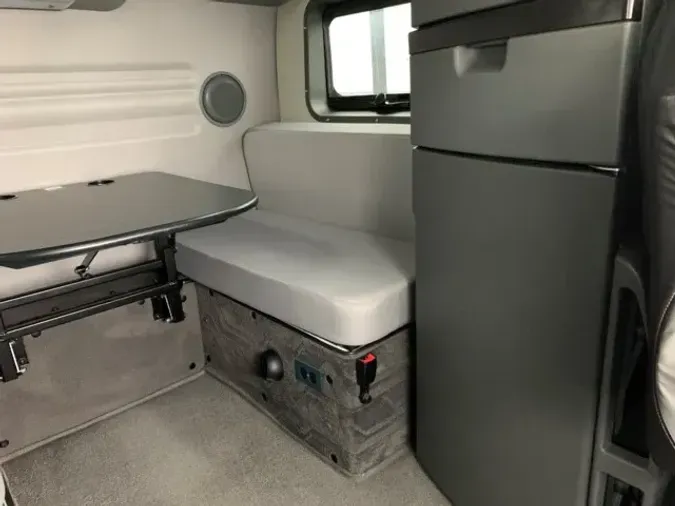 2021 Volvo VNL64T860