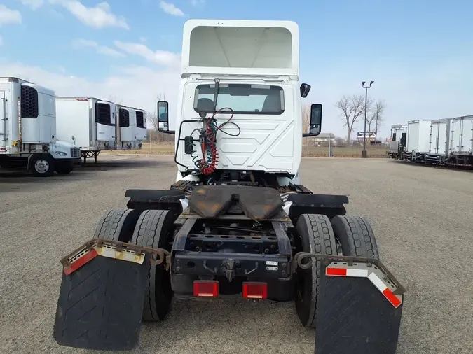 2019 NAVISTAR INTERNATIONAL RH613 DAYCAB S/A