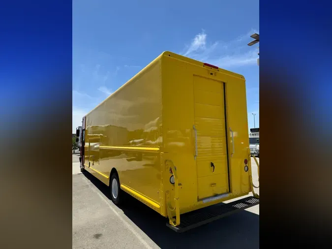 2017 FRTLR CUSTOM CHASSIS CORP MT55