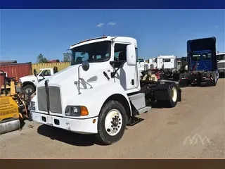 2005 KENWORTH T300