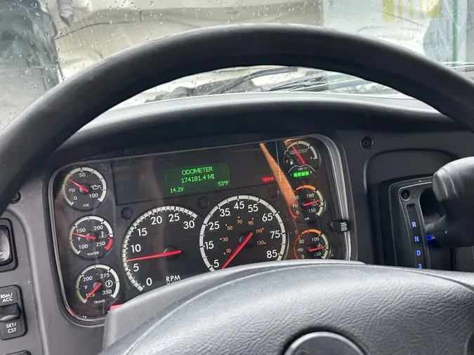 2022 Freightliner Business Class M2 106