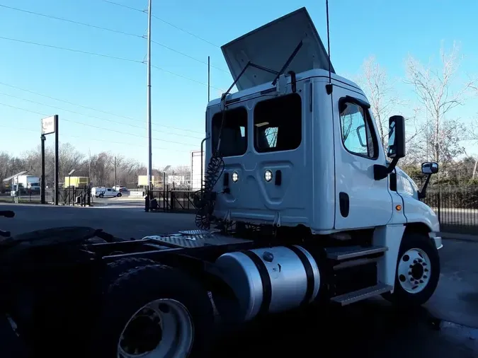 2018 FREIGHTLINER/MERCEDES CASCADIA 125