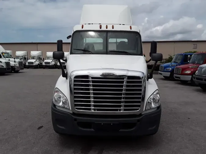 2015 FREIGHTLINER CASCADIA 125