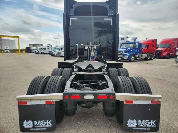 2021 PETERBILT 567