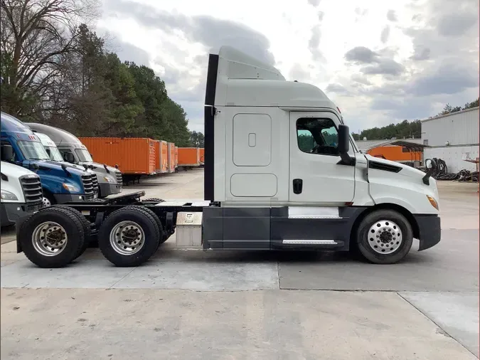 2020 Freightliner Cascadia