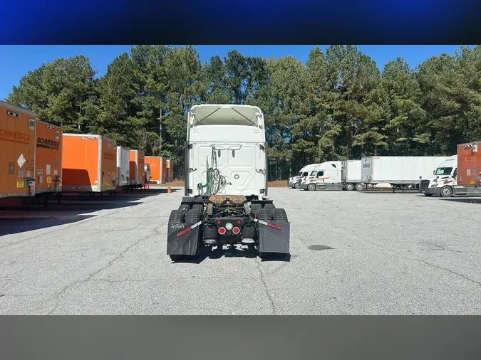 2020 Freightliner Cascadia 126