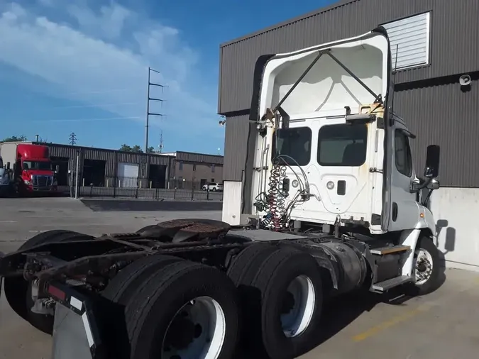 2017 FREIGHTLINER CASCADIA 113