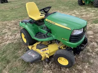 2008 John Deere X744