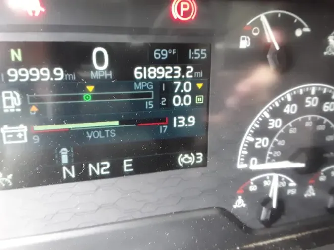 2020 VOLVO VNL64T-760