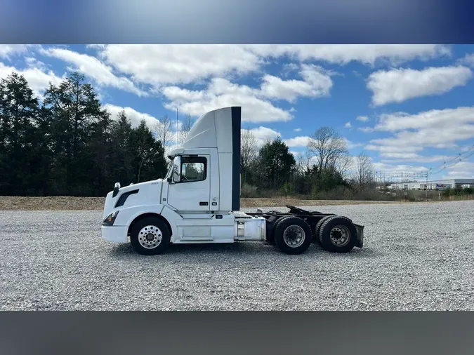 2018 Volvo VNL300